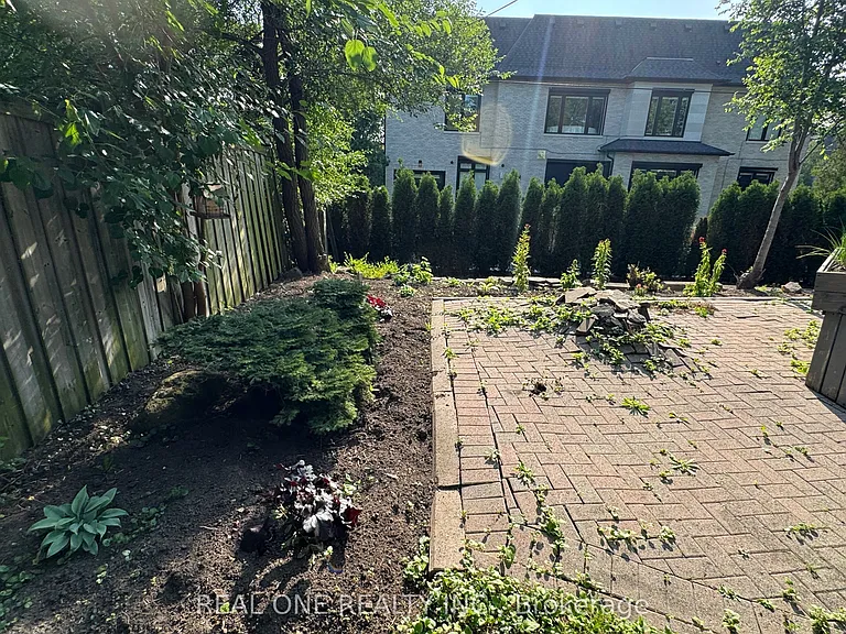 1 Silkstone Gate — Photo 7