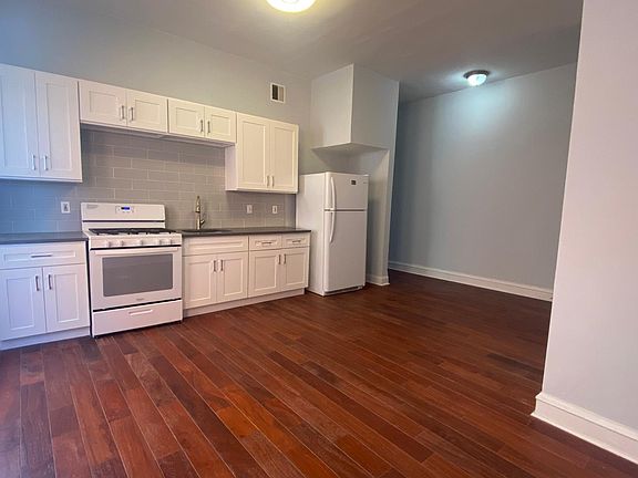 3rd image of 4224 Parkside Ave #2R