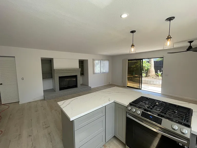 1622 Myrtle Ave — Photo 5