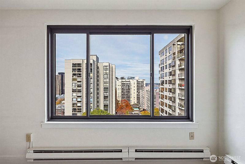 5th image of 1105 Spring Street #1304