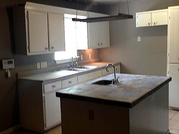 3rd image of 6518 Branford St