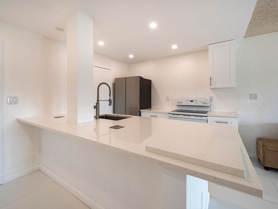 1st image of 900 NE 18th Avenue #408