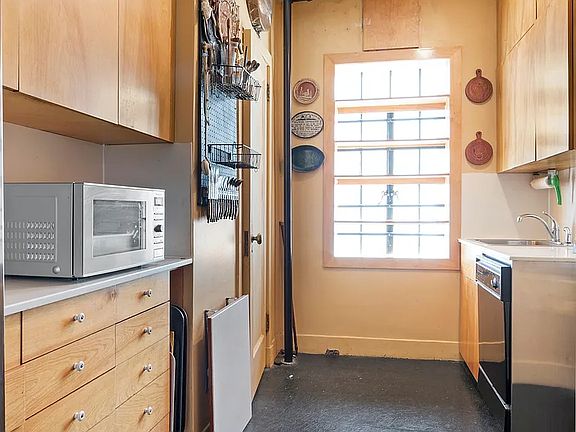 5th image of 40-50 E 10th St #1C