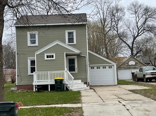 921 6th St SW, Willmar, MN 56201