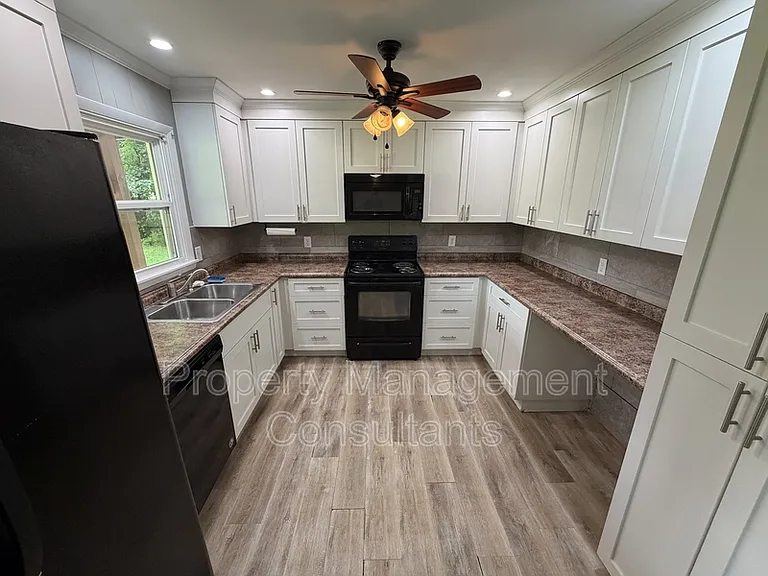 425 Bainbridge Loop — Photo 5