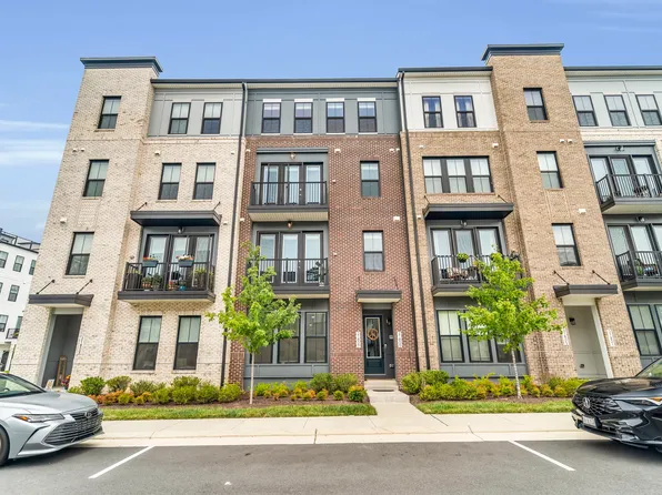 21807 Croxley Ter, Ashburn, VA 20148