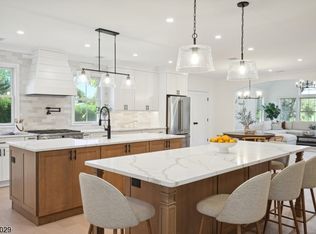 47 Lexington Rd, Basking Ridge, NJ 07920