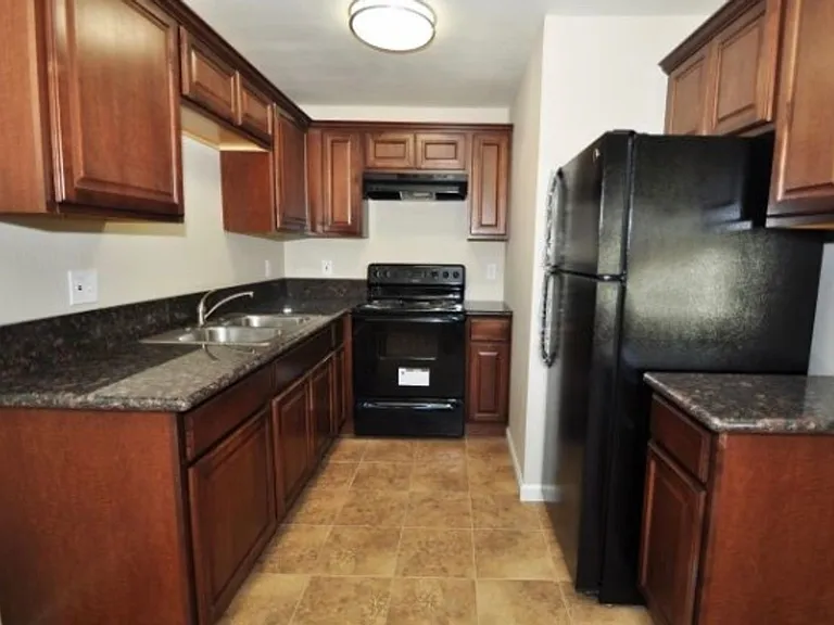Spring Gardens Apartments — Photo 49