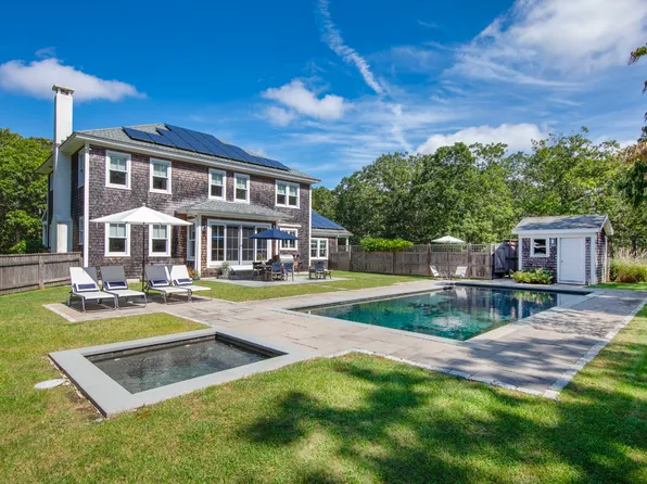 32 S Pond Rd, West Tisbury, MA 02575