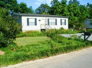 29 E Gate Dr, Tifton, GA 31794