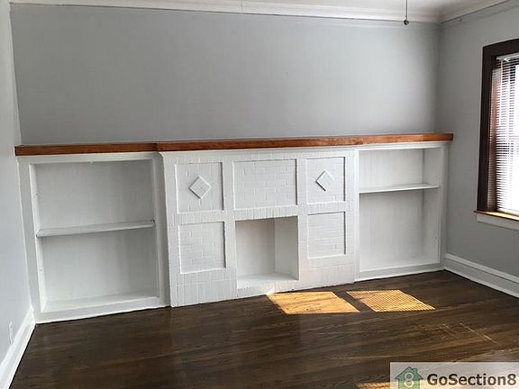 3rd image of 7953 S Saint Lawrence Ave #3
