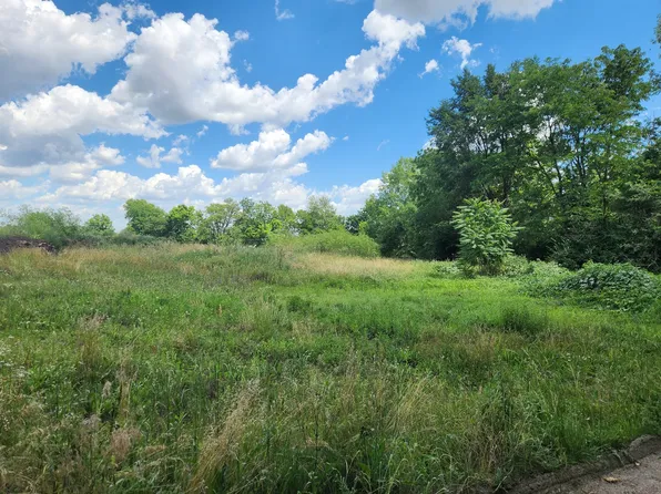 1032 S State St, Lincoln, IL 62656