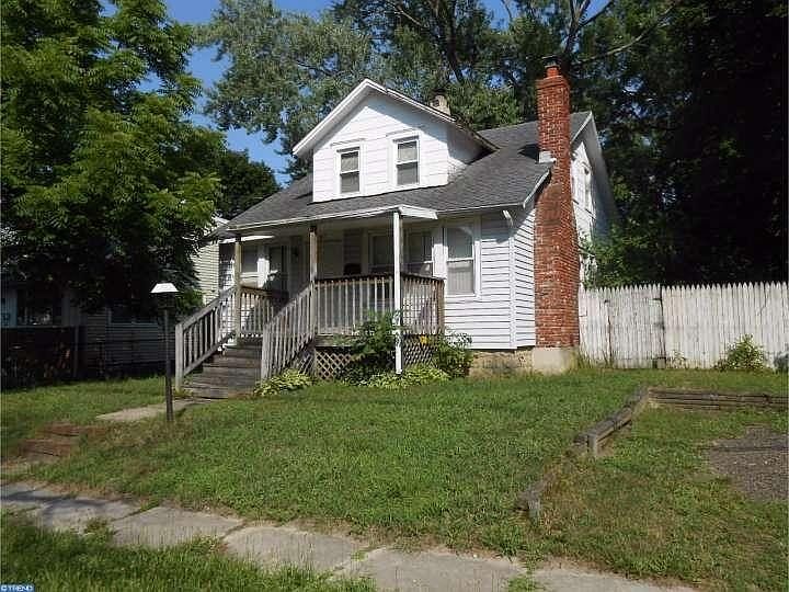 2nd image of 417 E Maple Ave