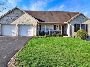 204 Jade Dr, Chambersburg, PA 17202