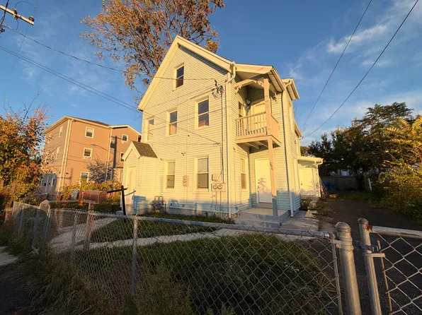 290 Orange St #1, Waterbury, CT 06704