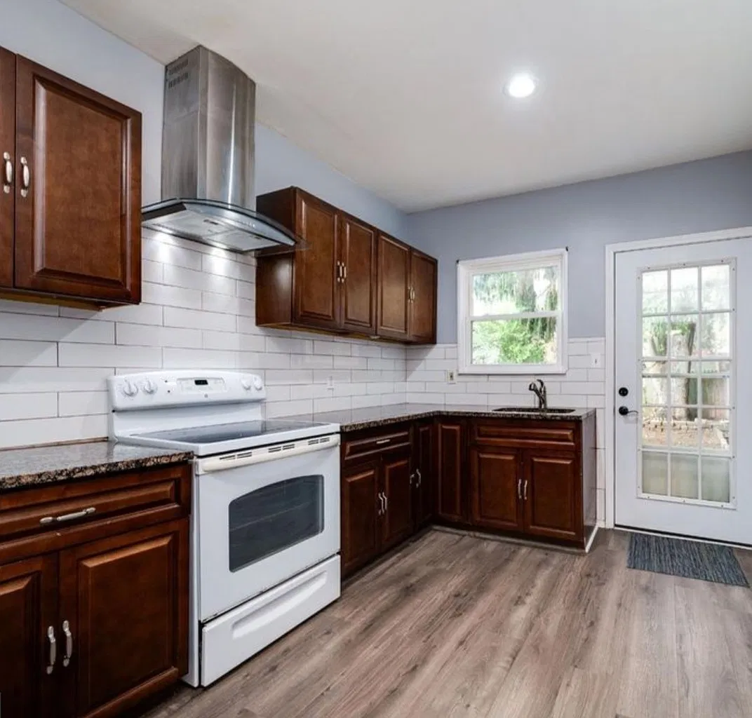 844 Church St — Photo 4