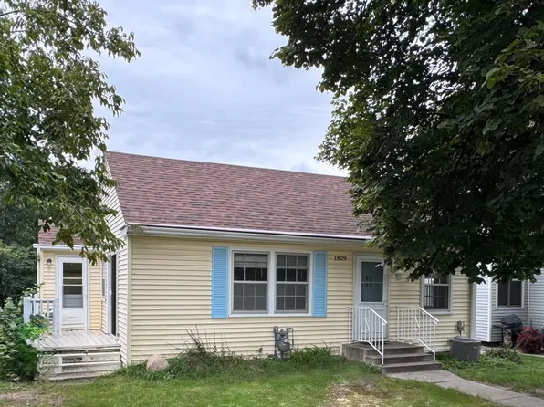 1829 Fulham St, Lauderdale, MN 55113
