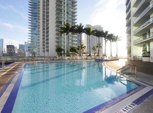 90 SW 3rd St, Miami, FL 33130