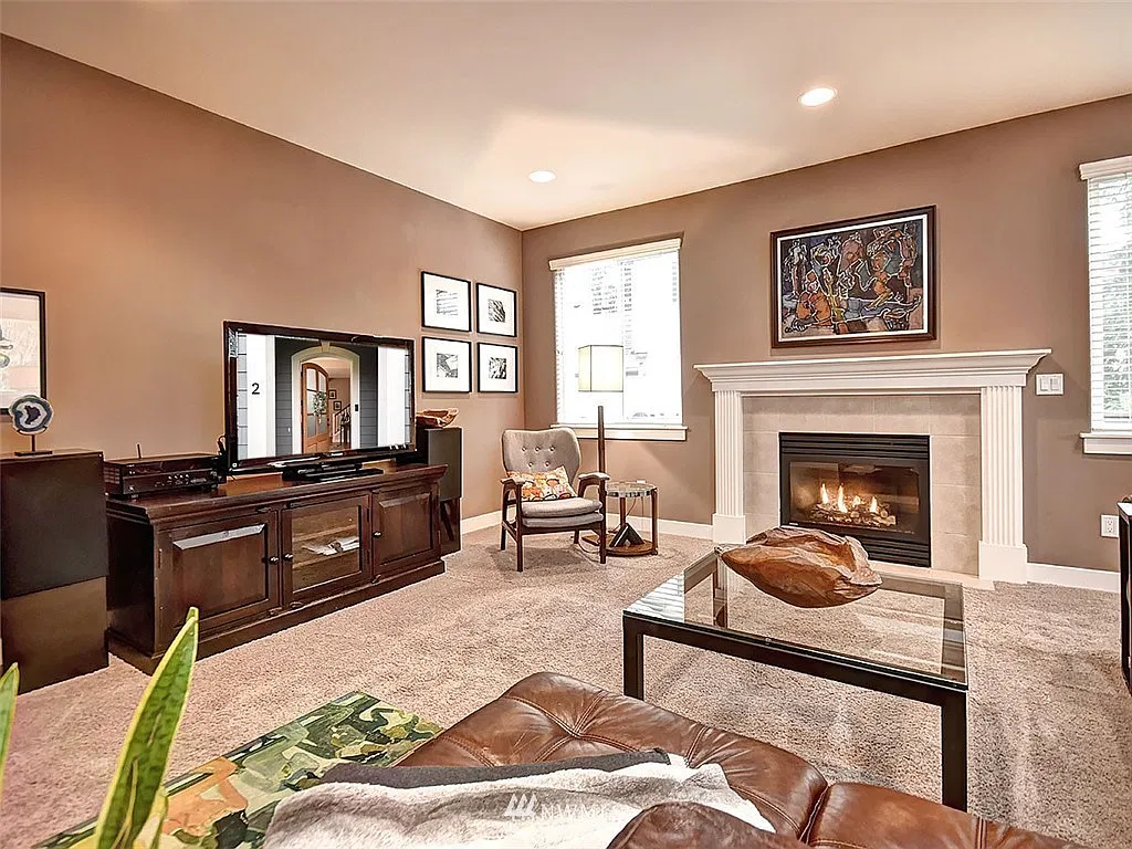 4 bed, 2764 sqft, $4,350 — Photo 3