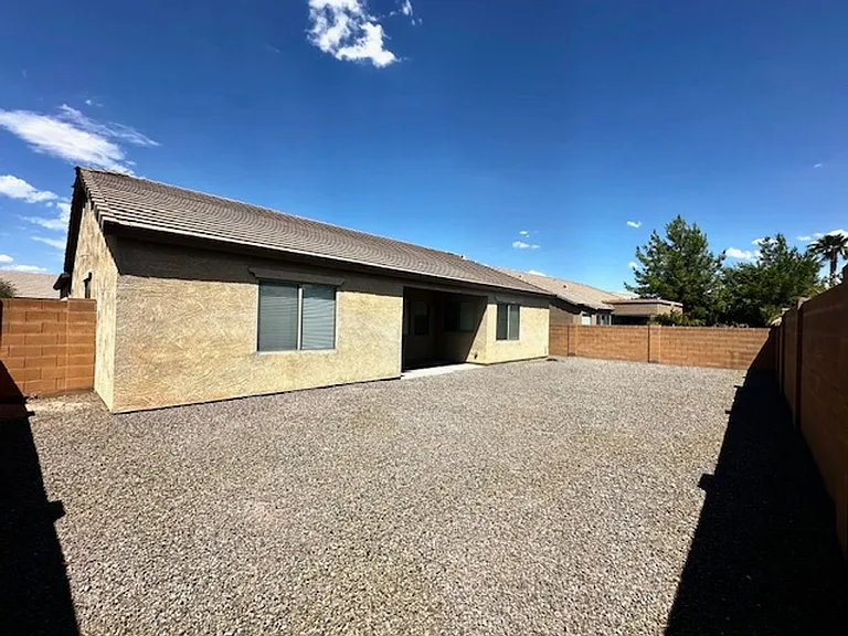 17605 W Crocus Dr — Photo 23