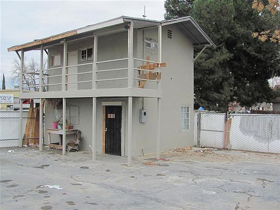 2nd image of 2004 E Clay Ave