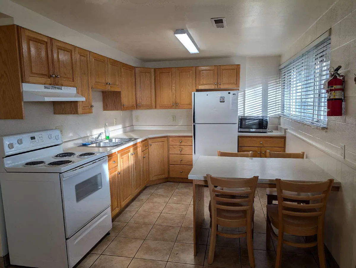 Building Photo - 147 N 300 E #12