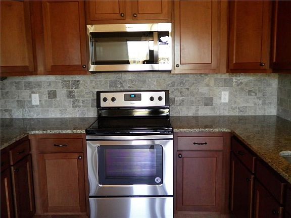 5th image of 331 Foxtrot Ln
