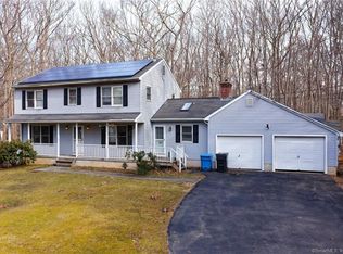 61 Partridge Hollow Rd, Gales Ferry, CT 06335