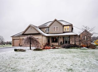 352 W Largura Dr, Valparaiso, IN 46385