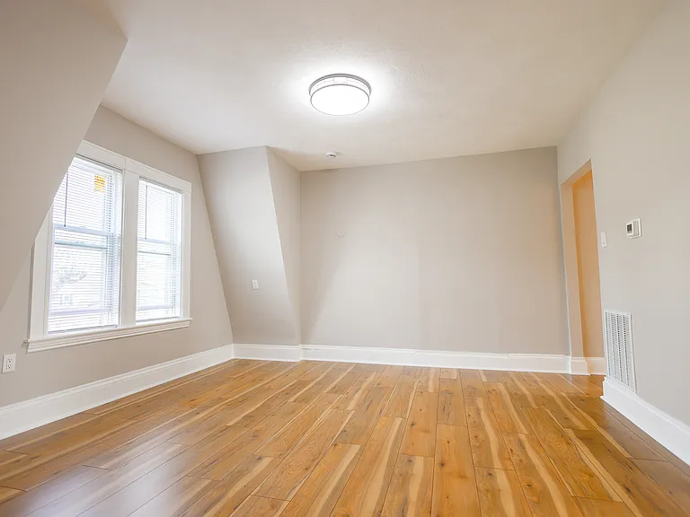 31 Graham St #2 — Photo 17