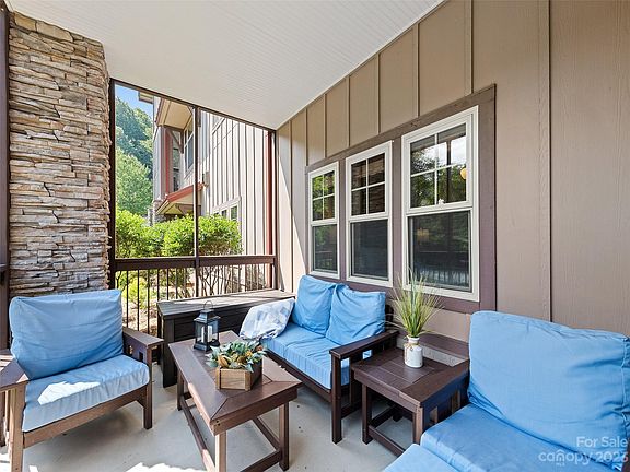 4th image of 1659 Country Club Dr #D102
