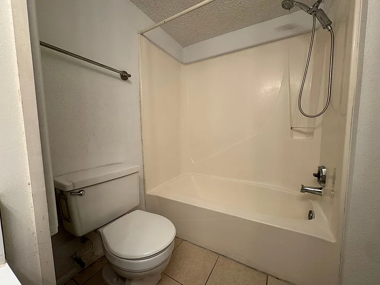 139 Oyster Bay Cir #130 — Photo 19