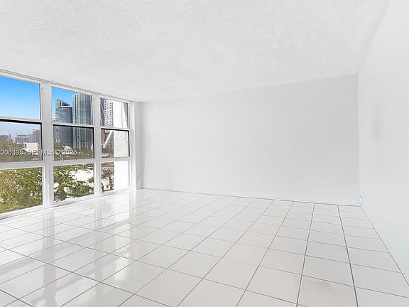 5th image of 555 NE 15th St APT 501