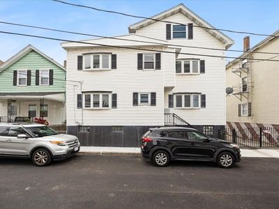 78 Cross St, Fall River, MA, 02723