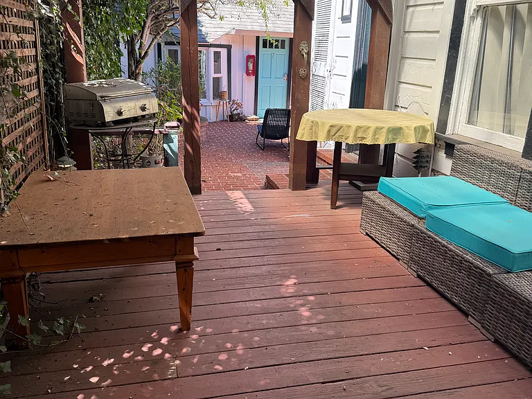 118 1st St #8 — Photo 4