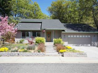 1544 Village Way, Mount Shasta, CA 96067