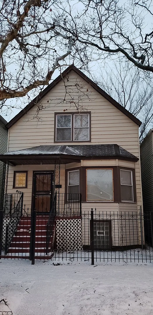 8129 S Burnham Ave photo 1