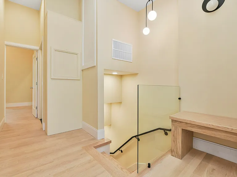 184 Paris St #3 — Photo 7
