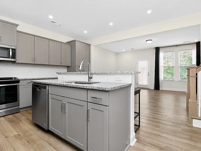 1257 Pebble Grove Dr — Photo 3