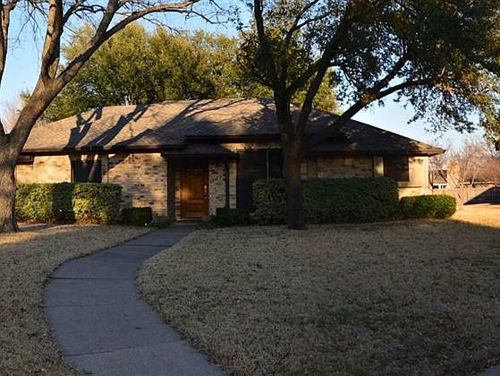 1st image of 225 Indian Trace Ln