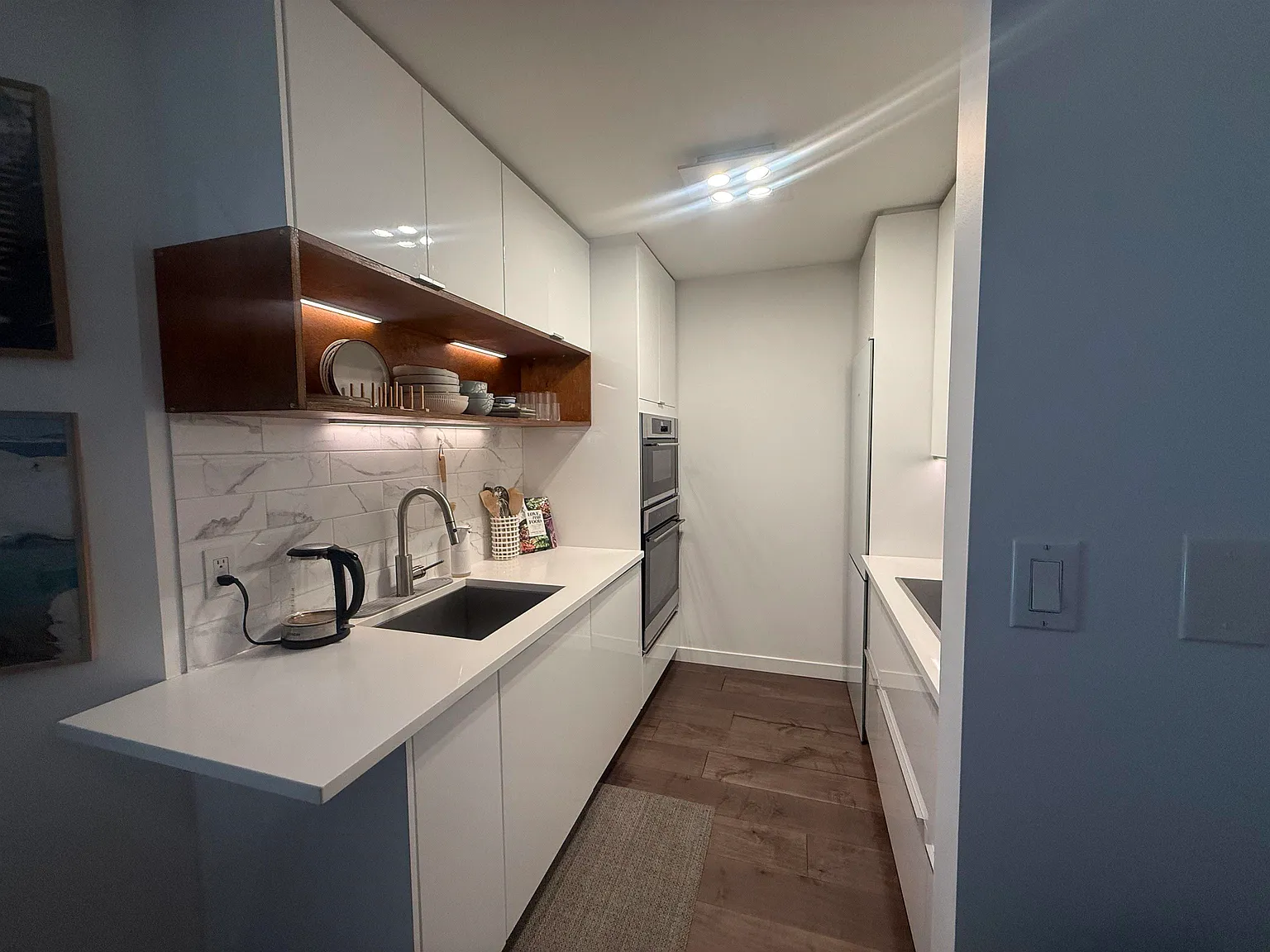 2 bed, 625 sqft, $3,200 — Photo 2