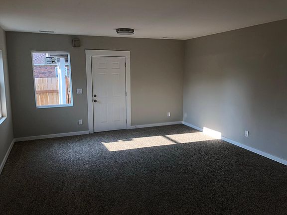 4th image of 518 S Division Ln