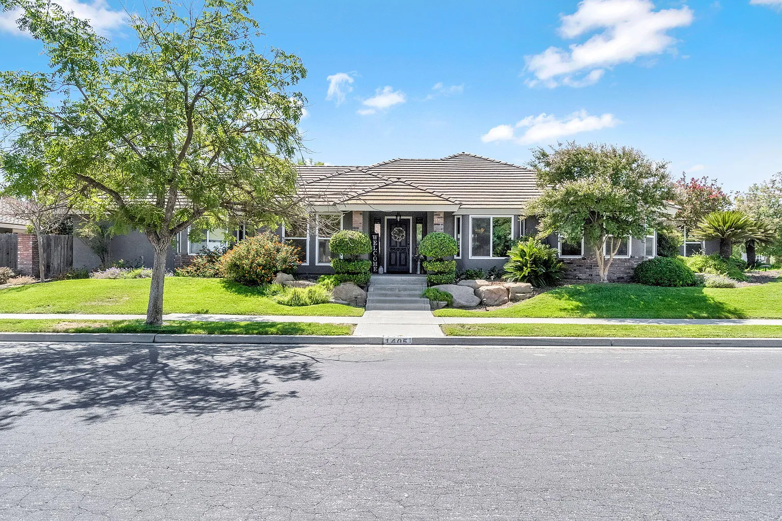 1405 Lincon Lane photo 1