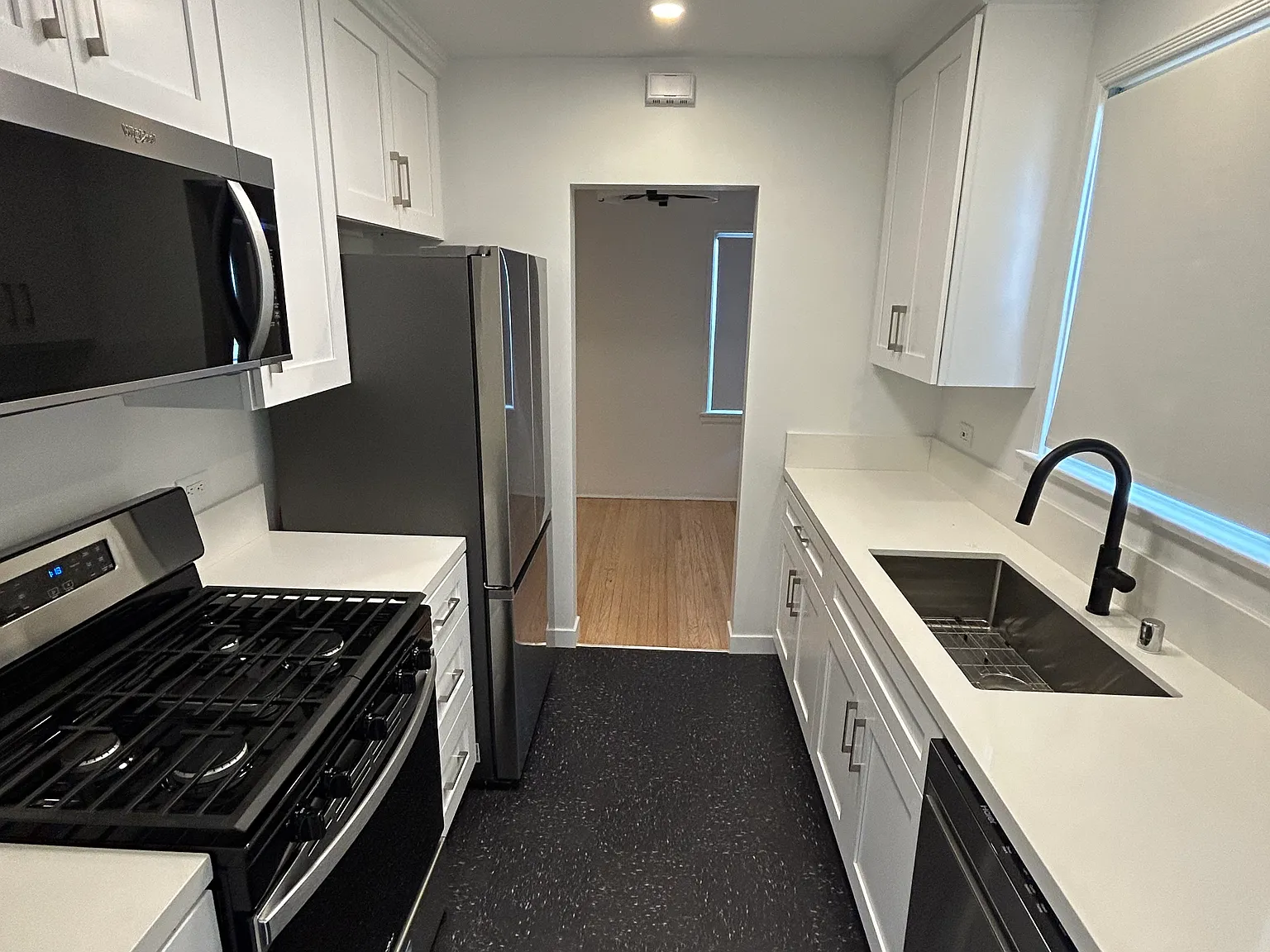 1 bed, 600 sqft, $2,900 — Photo 3