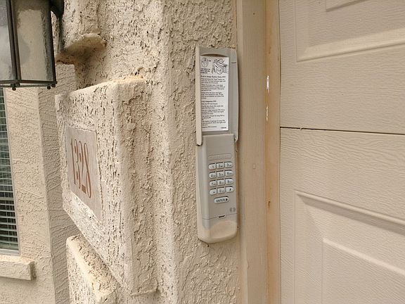 5th image of 1328 E Martha Dr