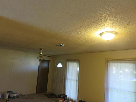 4th image of 206 Woodstock Ln