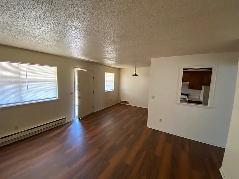 220 SW 34th St #9 — Photo 6