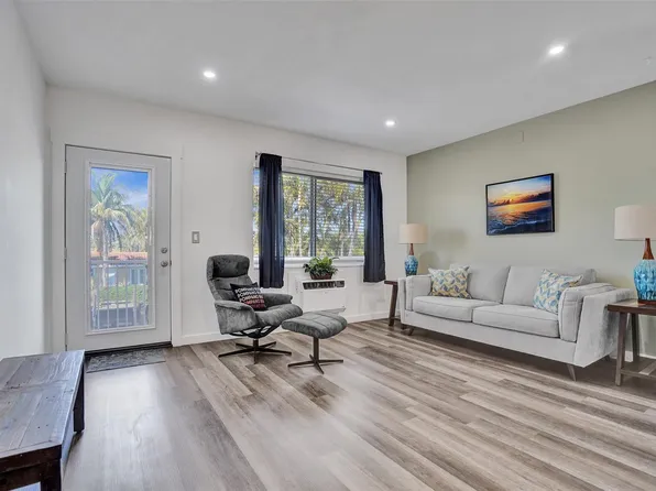 301 E Mcnab Road #215, Pompano Beach, FL 33060