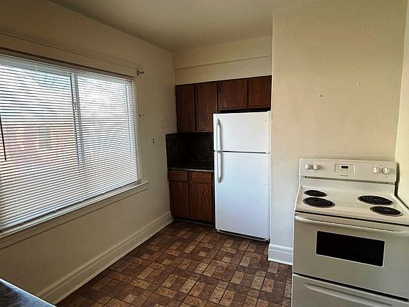 5th image of 717 Plum St