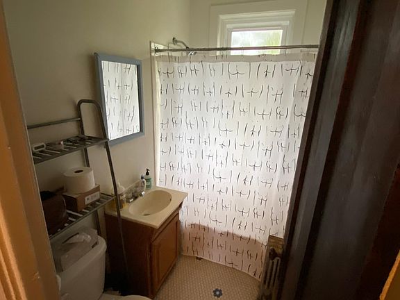 4th image of 4220 N Clark St #Uxnu3fwn5